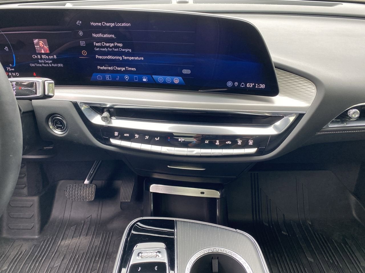 2024 Cadillac LYRIQ Luxury 3
