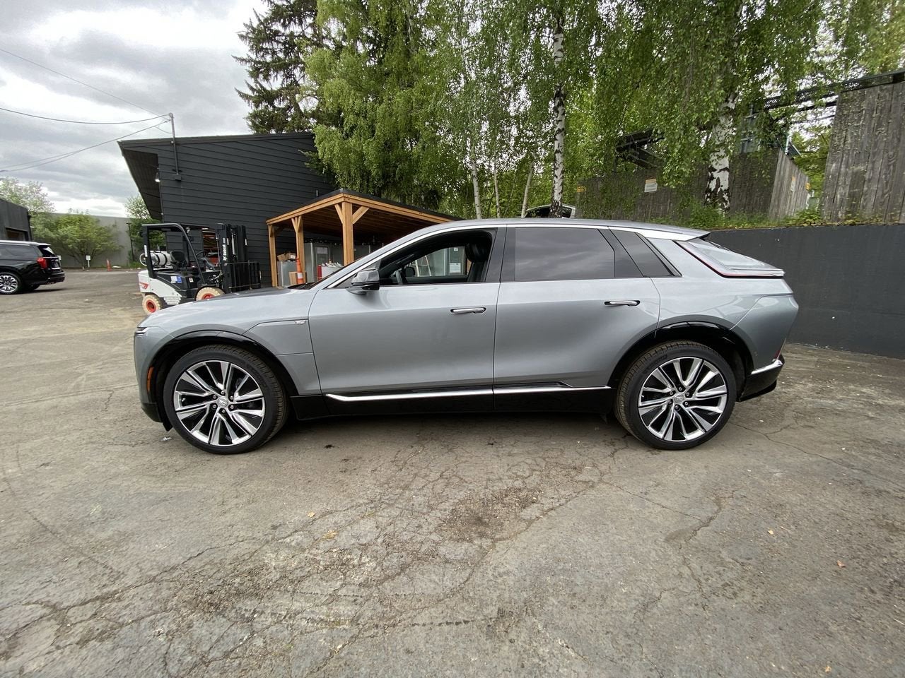 2024 Cadillac LYRIQ Luxury 3