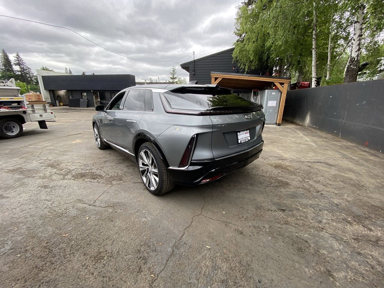 2024 Cadillac LYRIQ Luxury 3