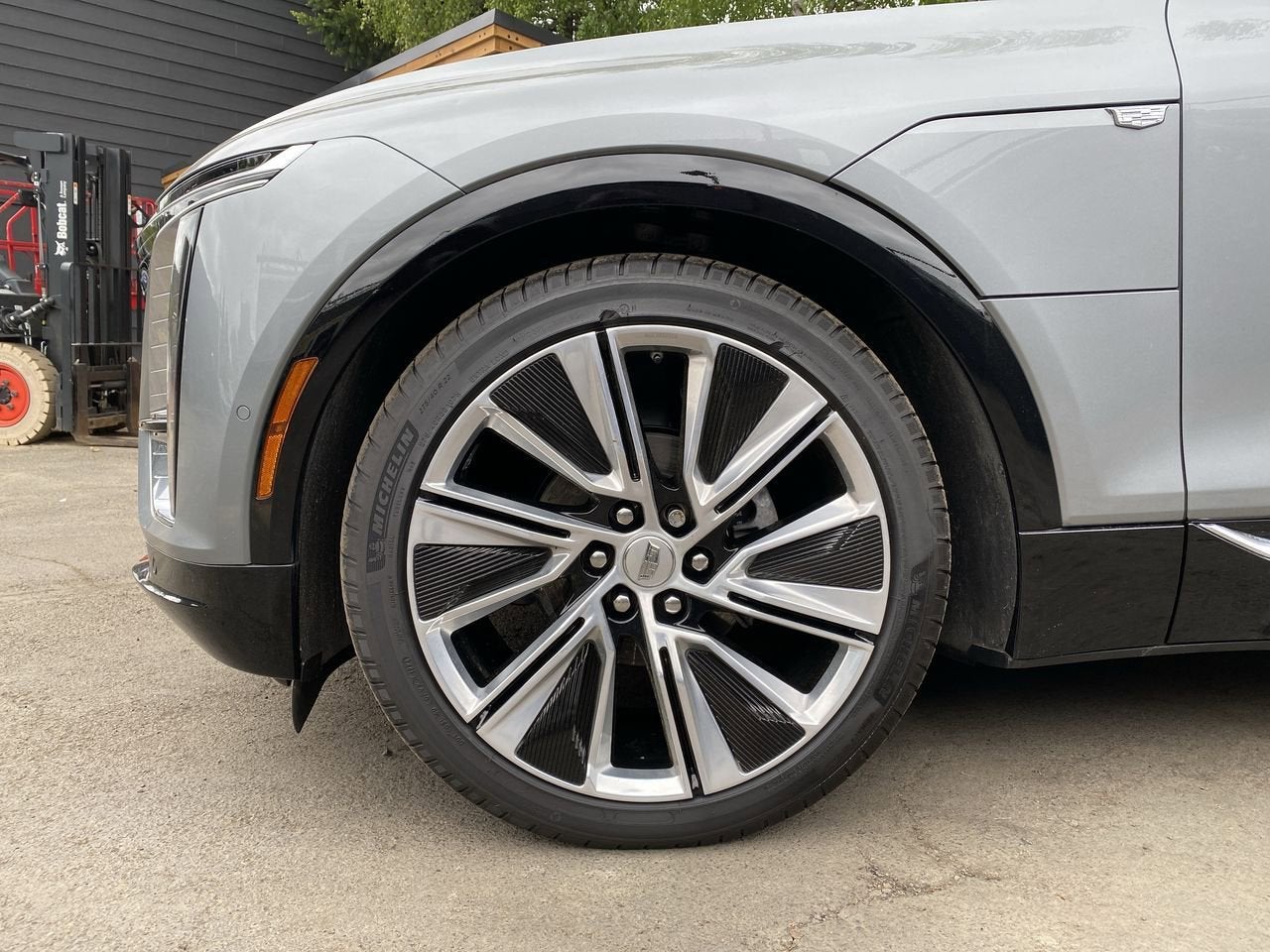 2024 Cadillac LYRIQ Luxury 3