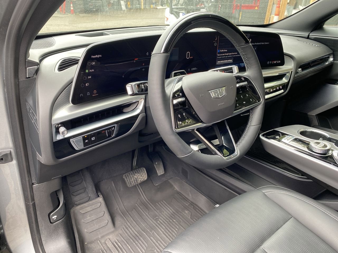 Used 2024 Cadillac LYRIQ Luxury 3 with VIN 1GYKPSRL4RZ141136 for sale in Portland, OR