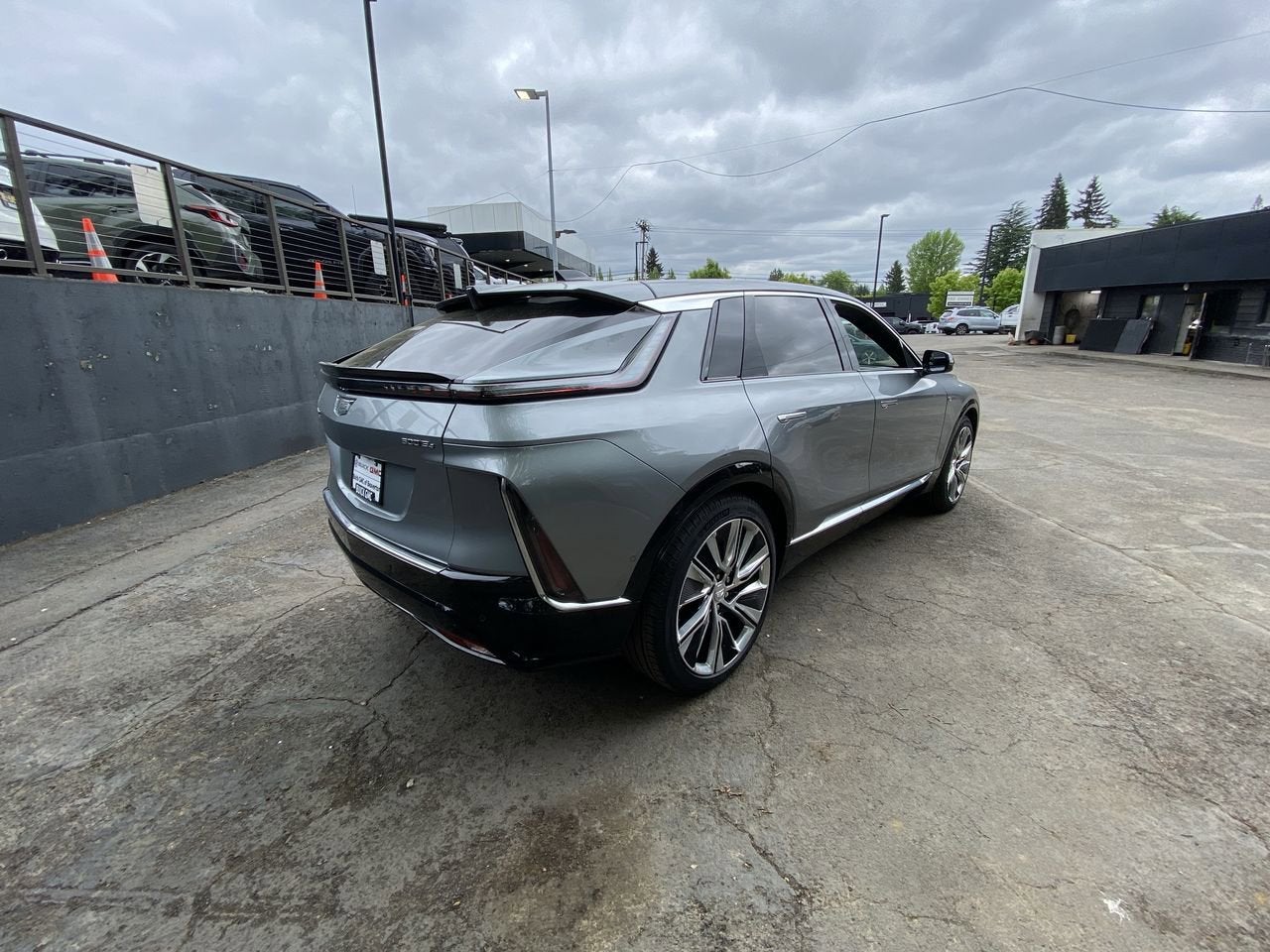 2024 Cadillac LYRIQ Luxury 3