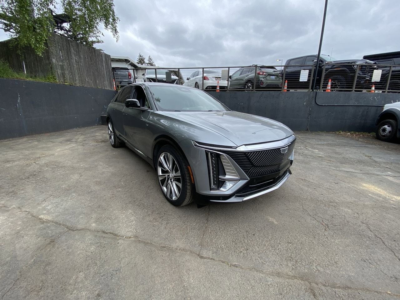 2024 Cadillac LYRIQ Luxury 3