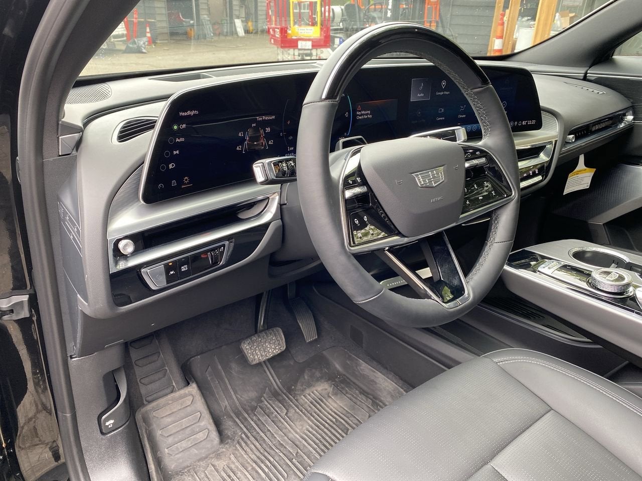 Used 2024 Cadillac LYRIQ Luxury 3 with VIN 1GYKPSRL7RZ139560 for sale in Portland, OR