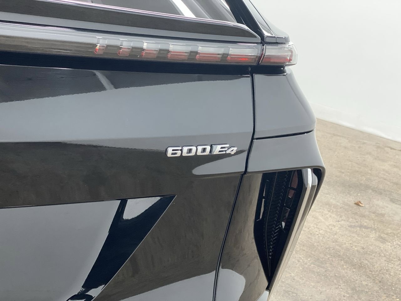 2024 Cadillac LYRIQ Luxury 3