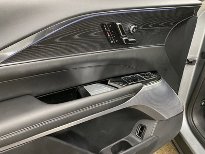 2024 Cadillac LYRIQ Luxury 3