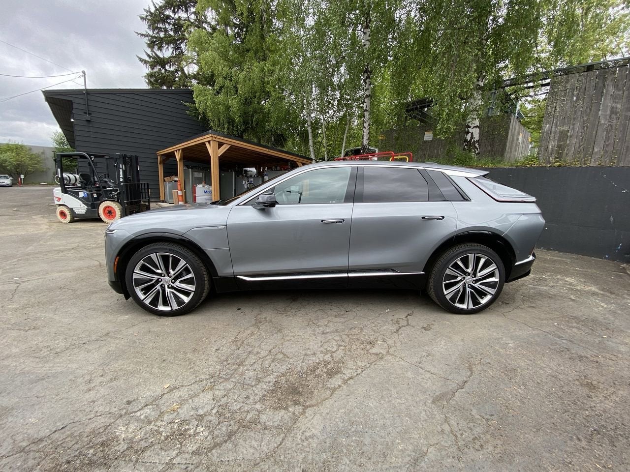 2024 Cadillac LYRIQ Luxury 3