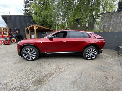 2024 Cadillac LYRIQ Luxury 3