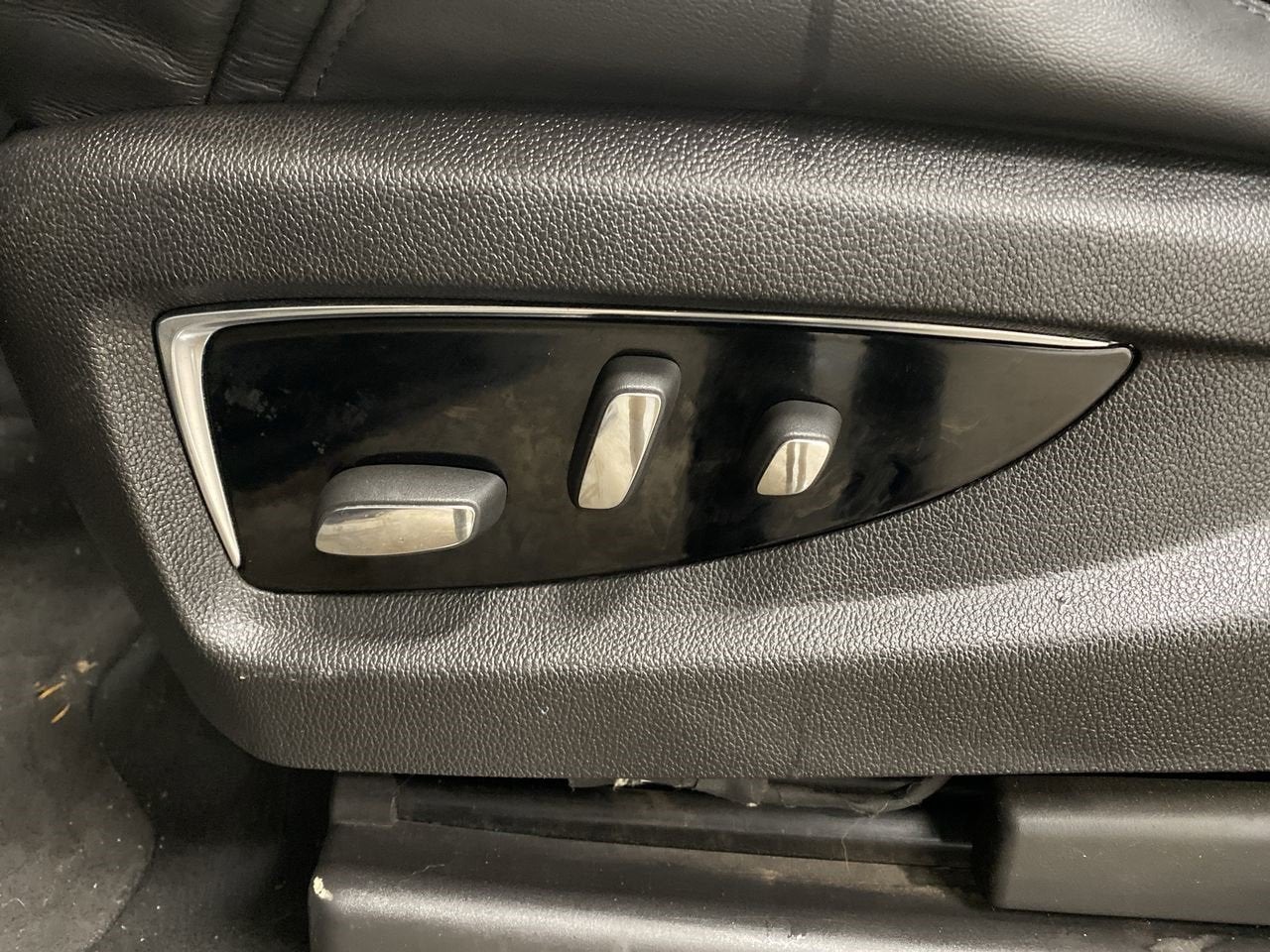 2015 Cadillac Escalade Luxury