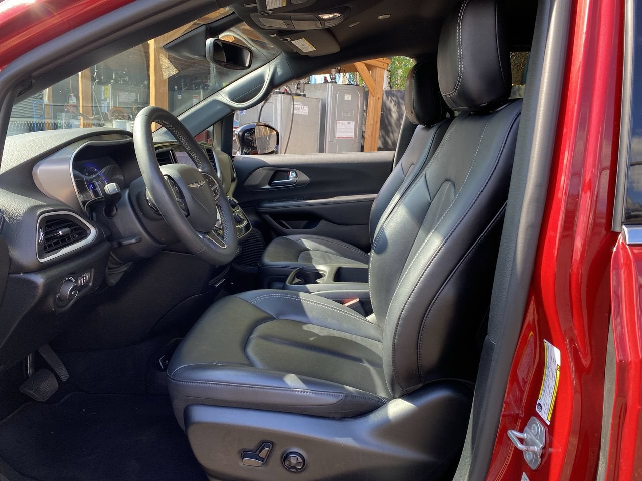 2025 Chrysler Pacifica Select