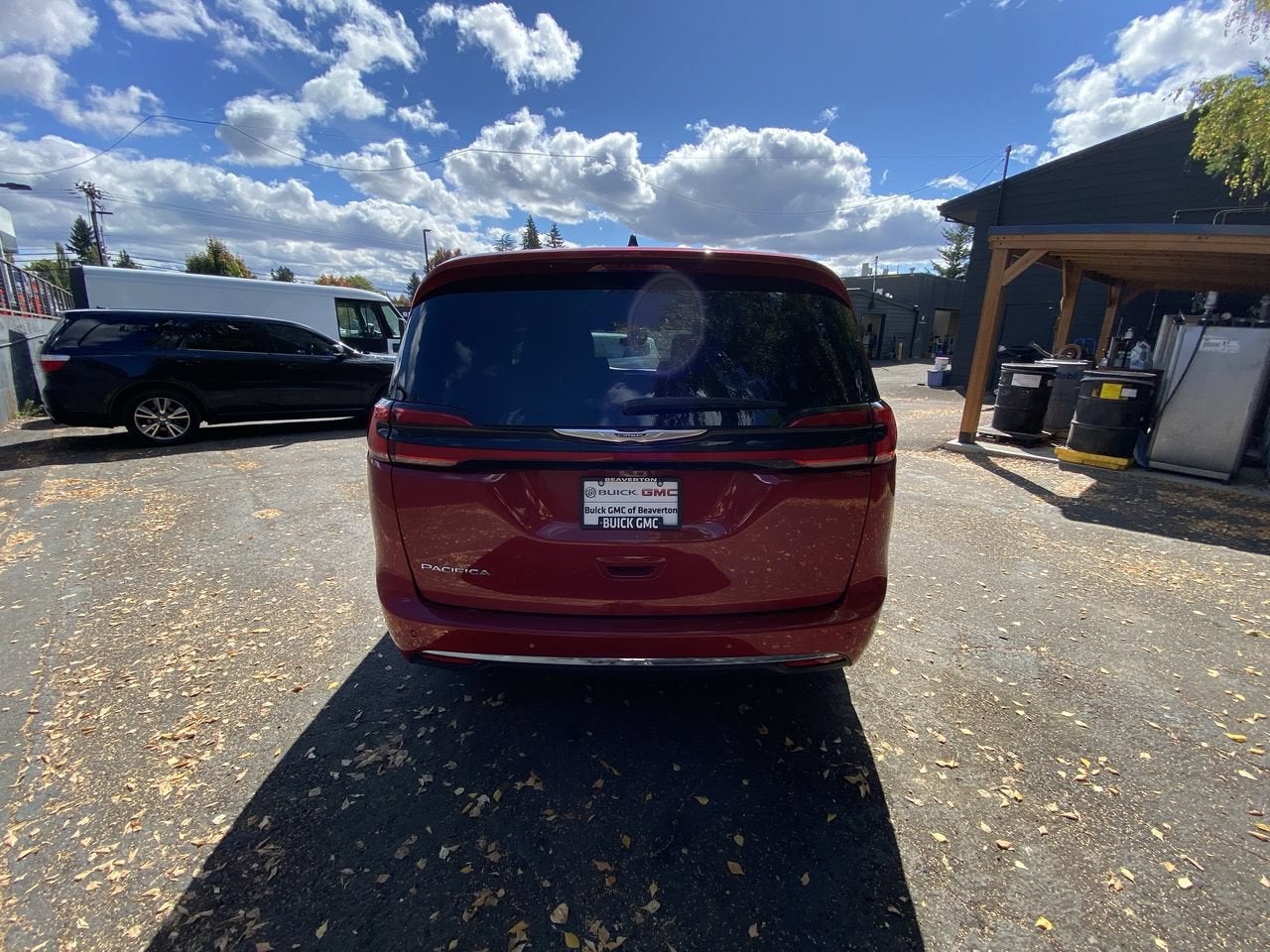 2025 Chrysler Pacifica Select