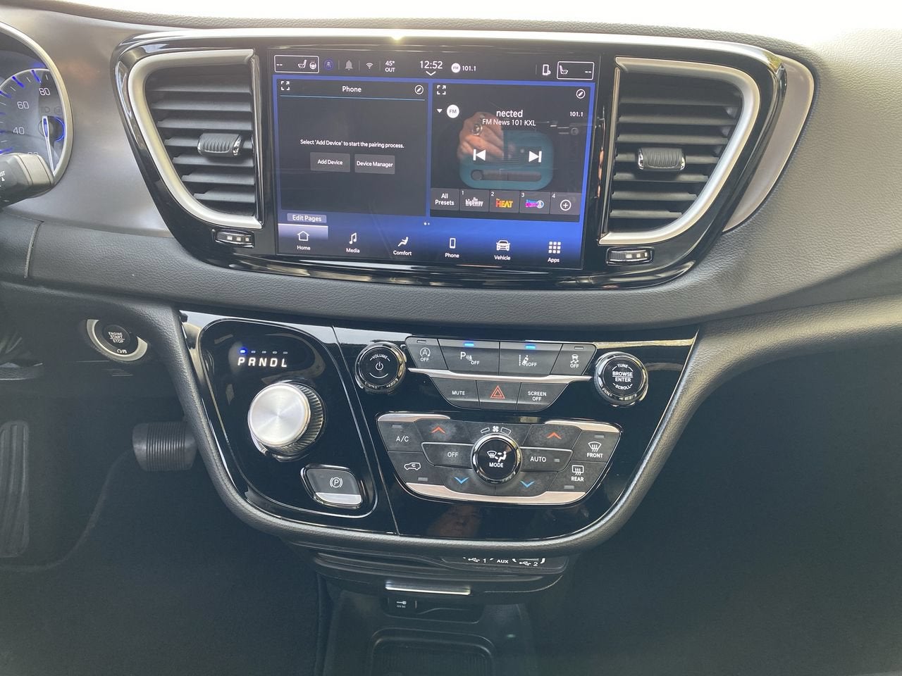 2025 Chrysler Pacifica Select
