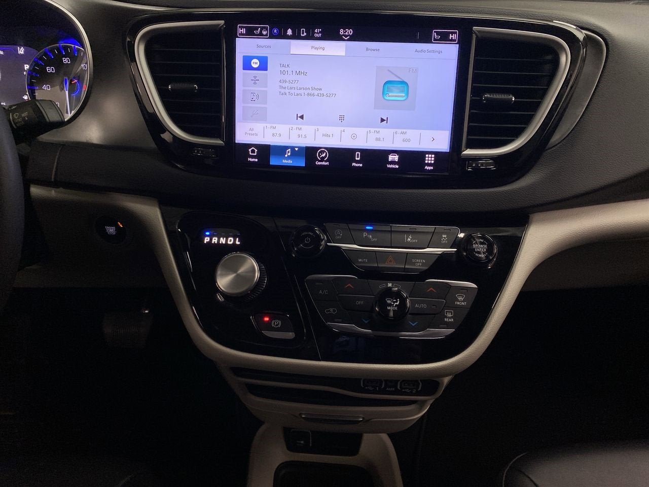 2024 Chrysler Pacifica Touring L