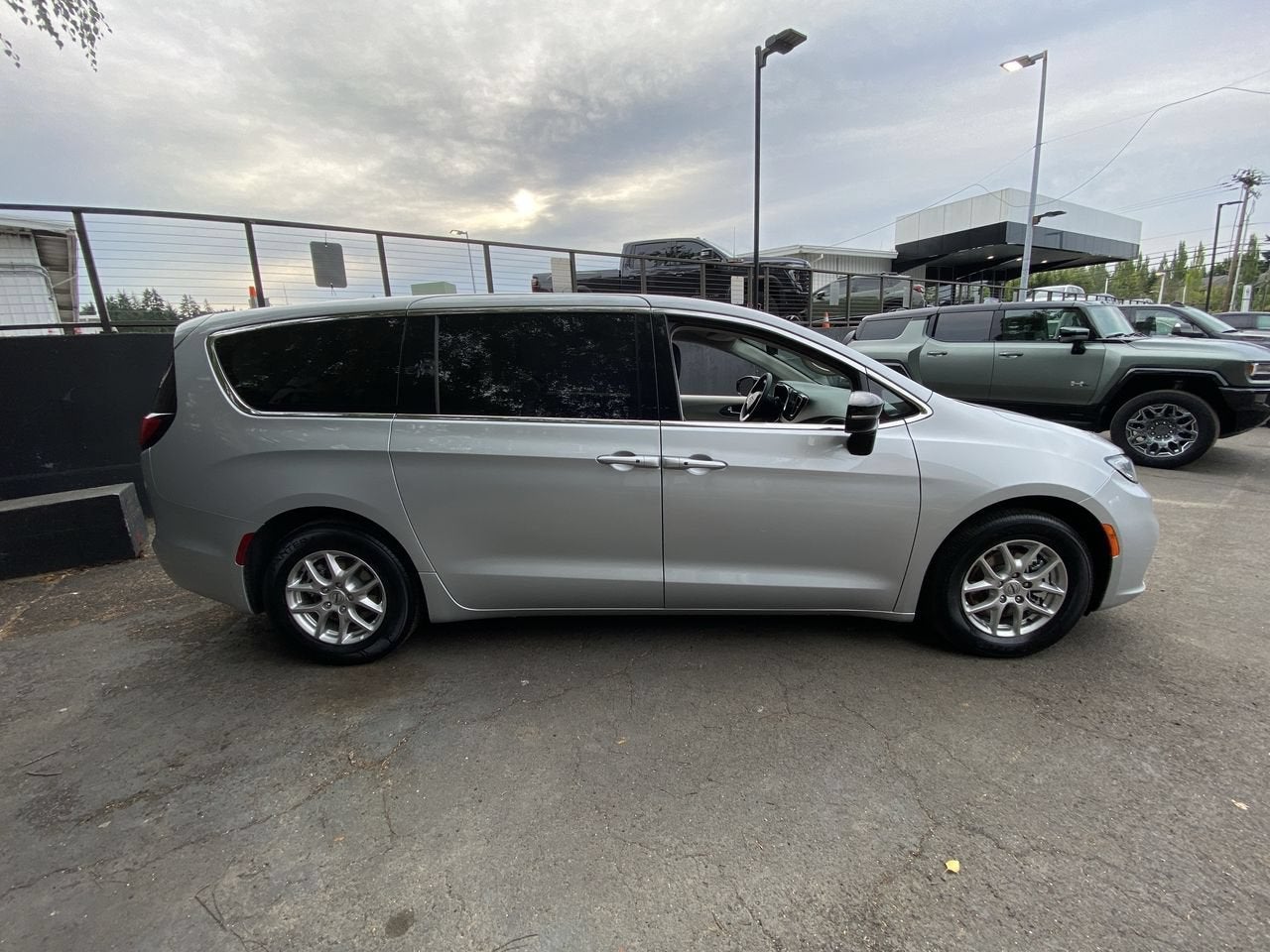 2024 Chrysler Pacifica Touring L
