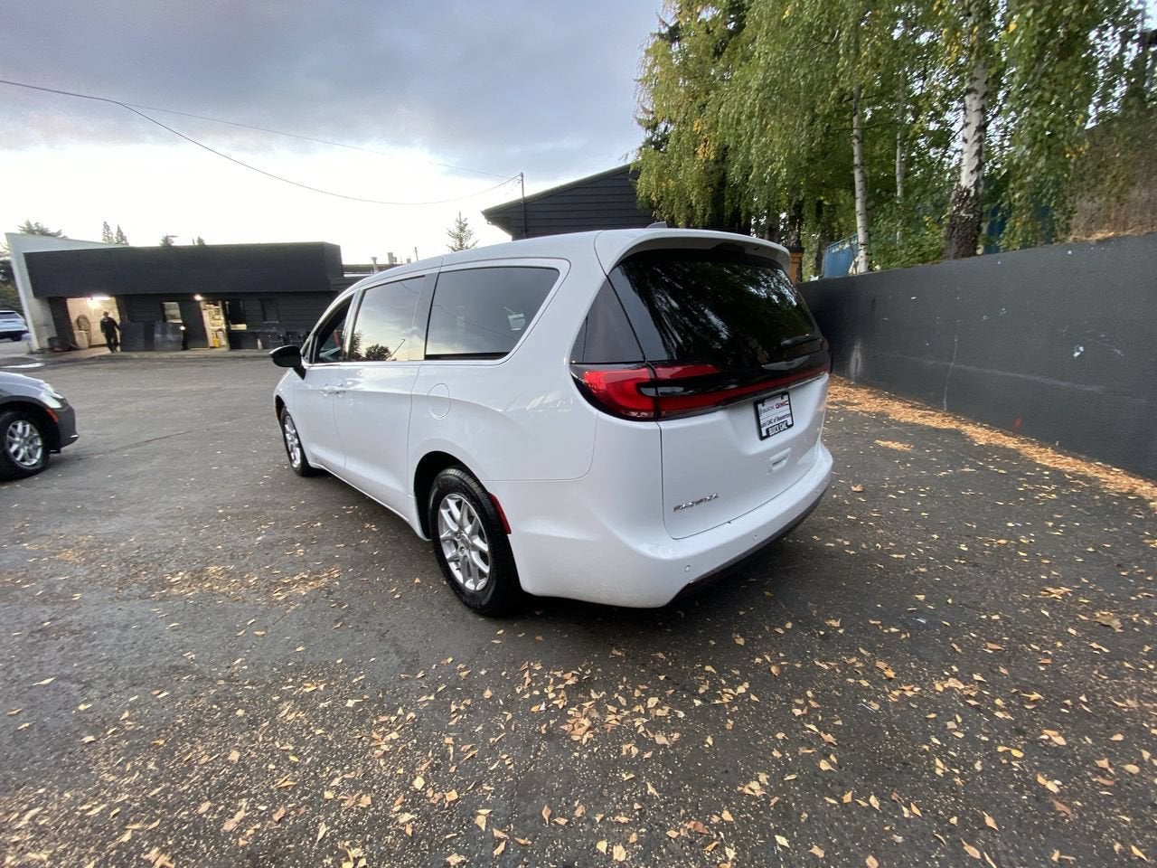2025 Chrysler Pacifica Select