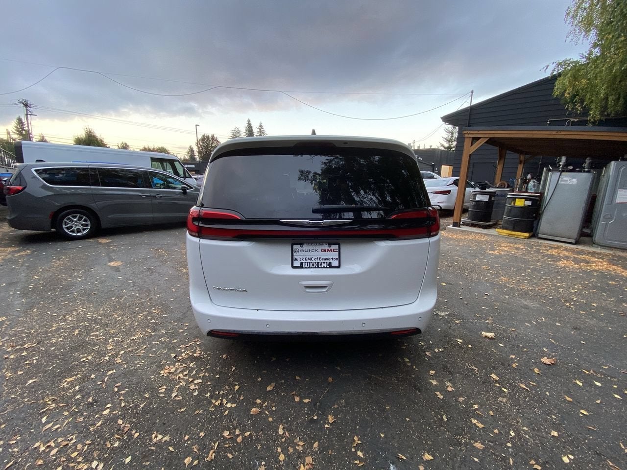 2025 Chrysler Pacifica Select