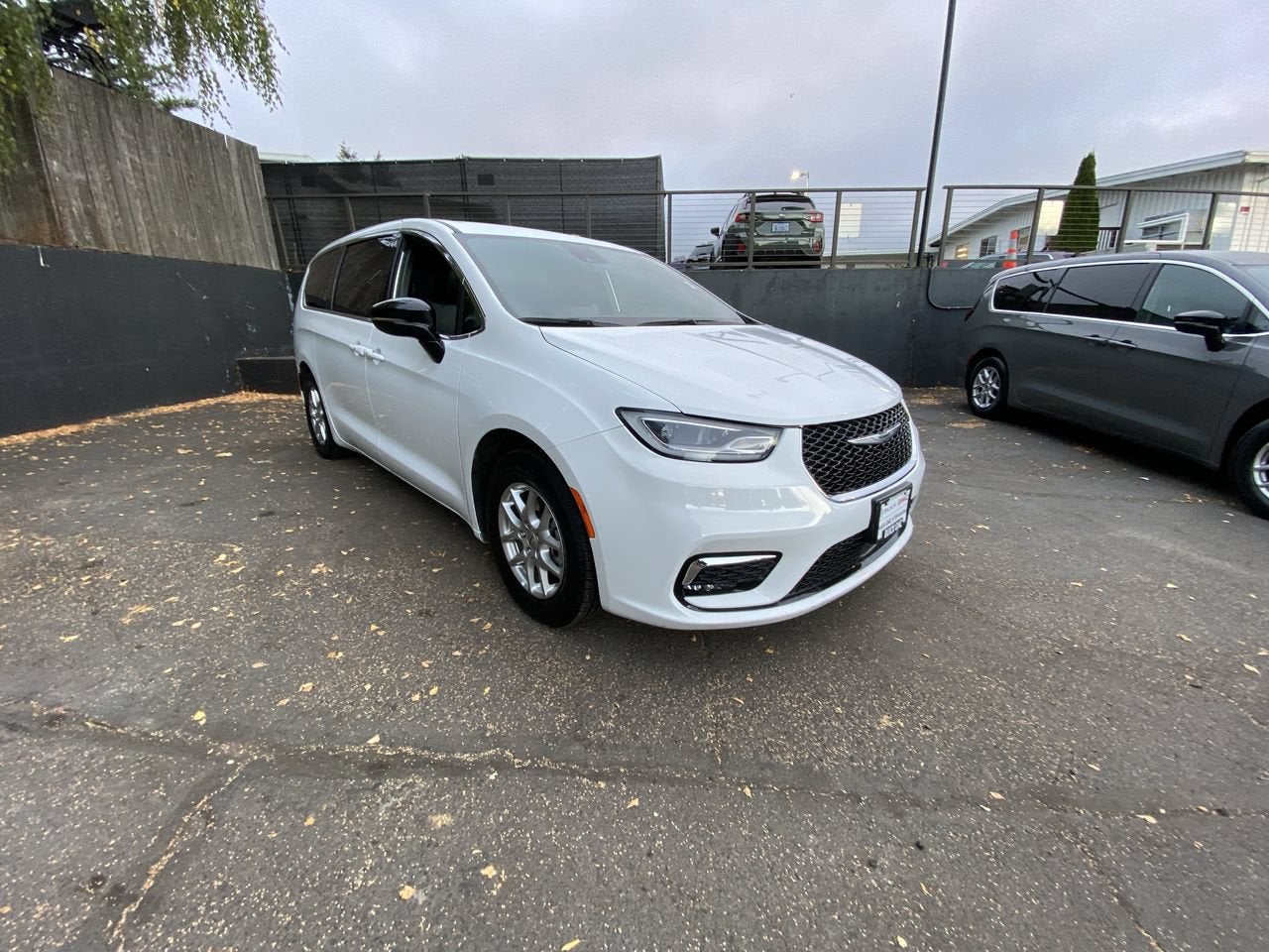 2025 Chrysler Pacifica Select