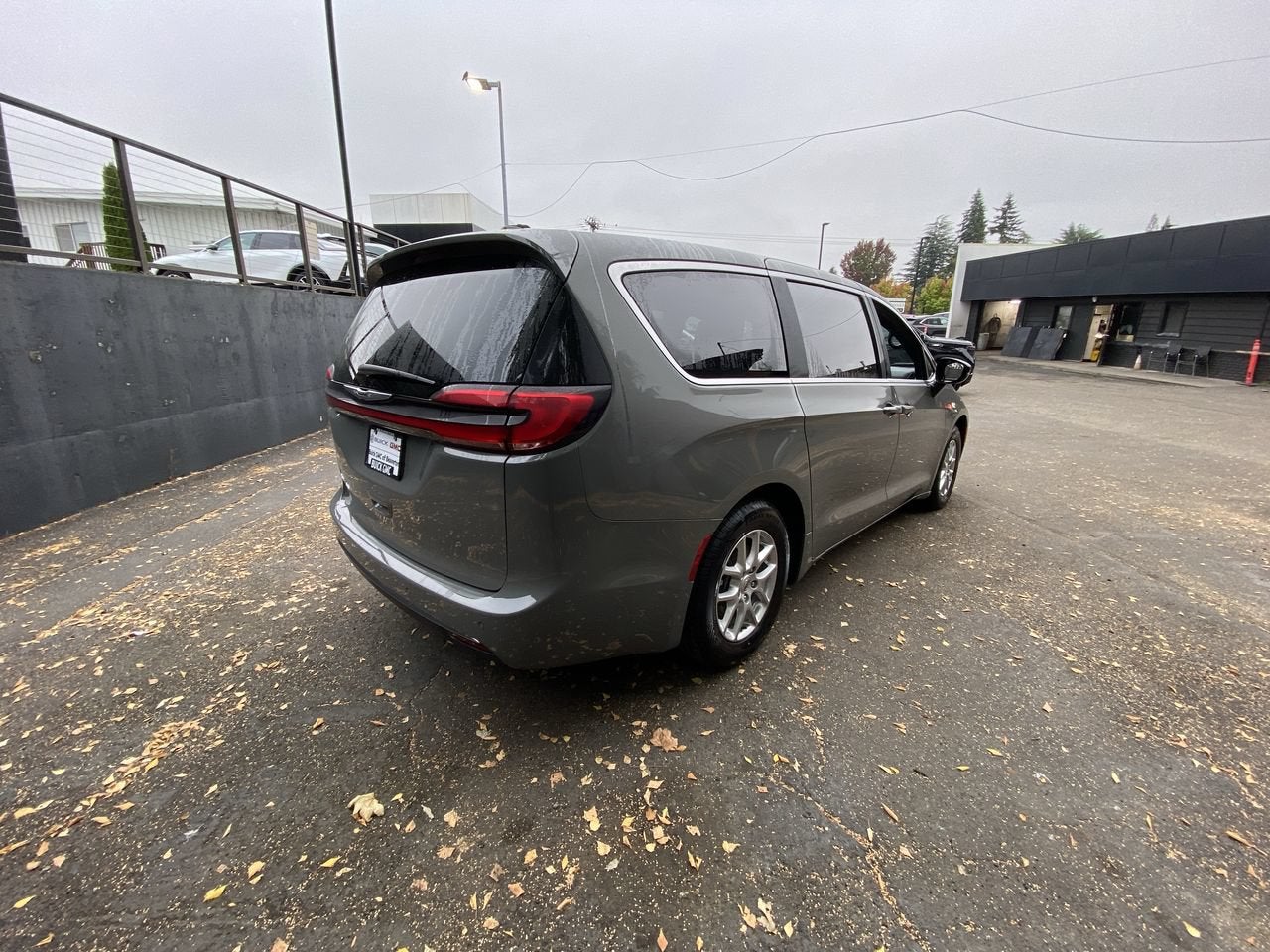 2025 Chrysler Pacifica Select