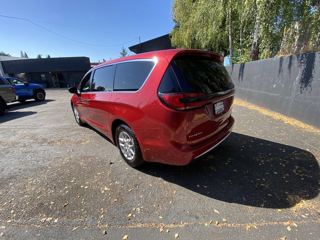 2025 Chrysler Pacifica Select