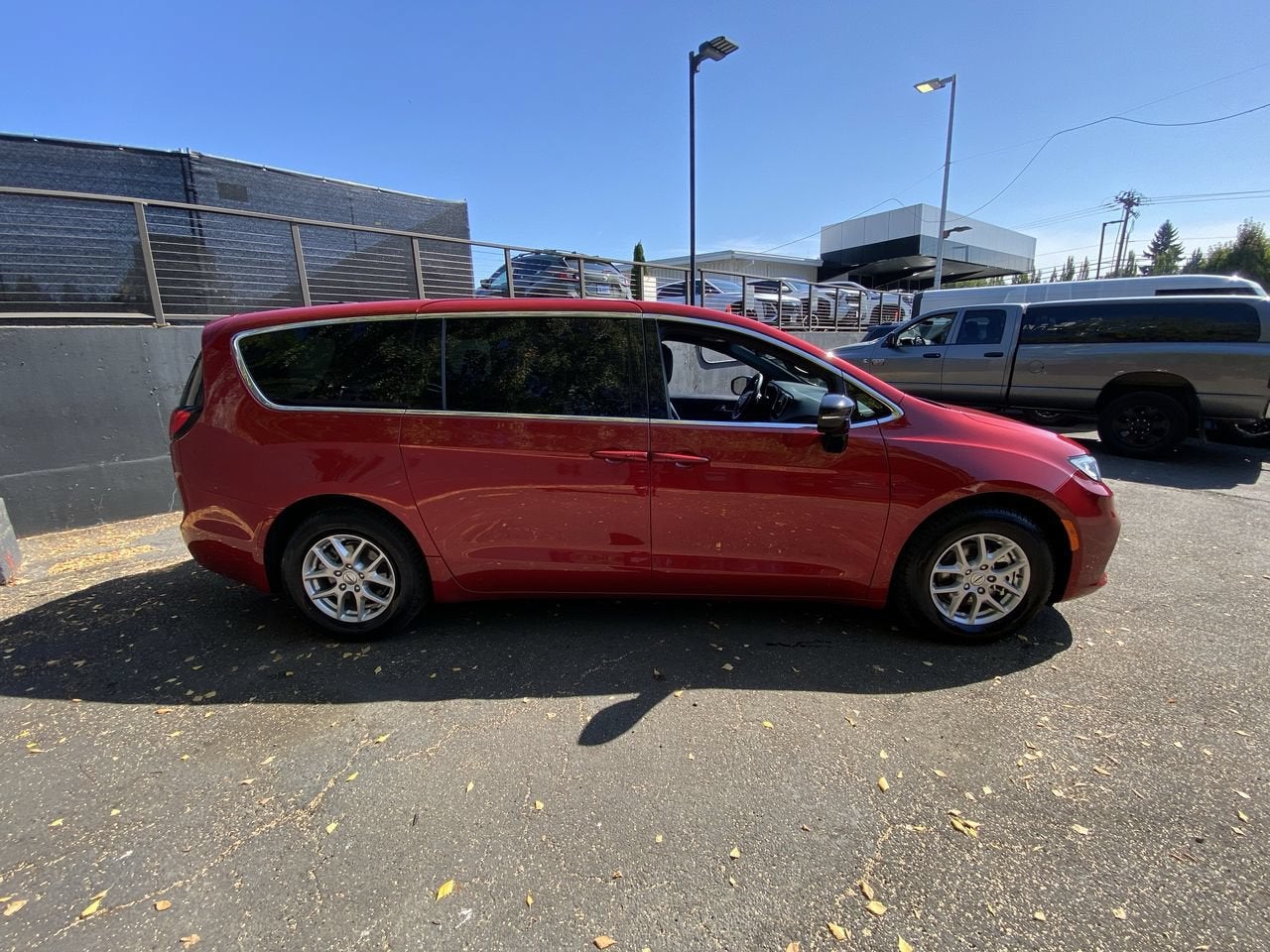 2025 Chrysler Pacifica Select