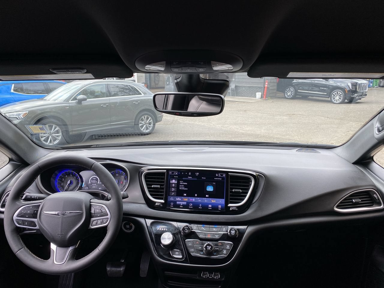 2025 Chrysler Pacifica Select