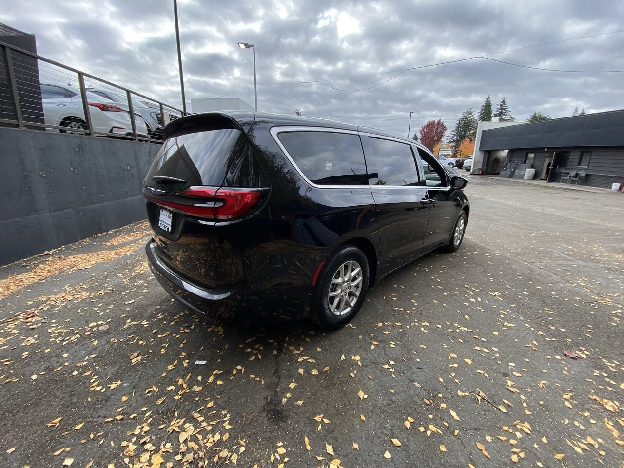 2025 Chrysler Pacifica Select