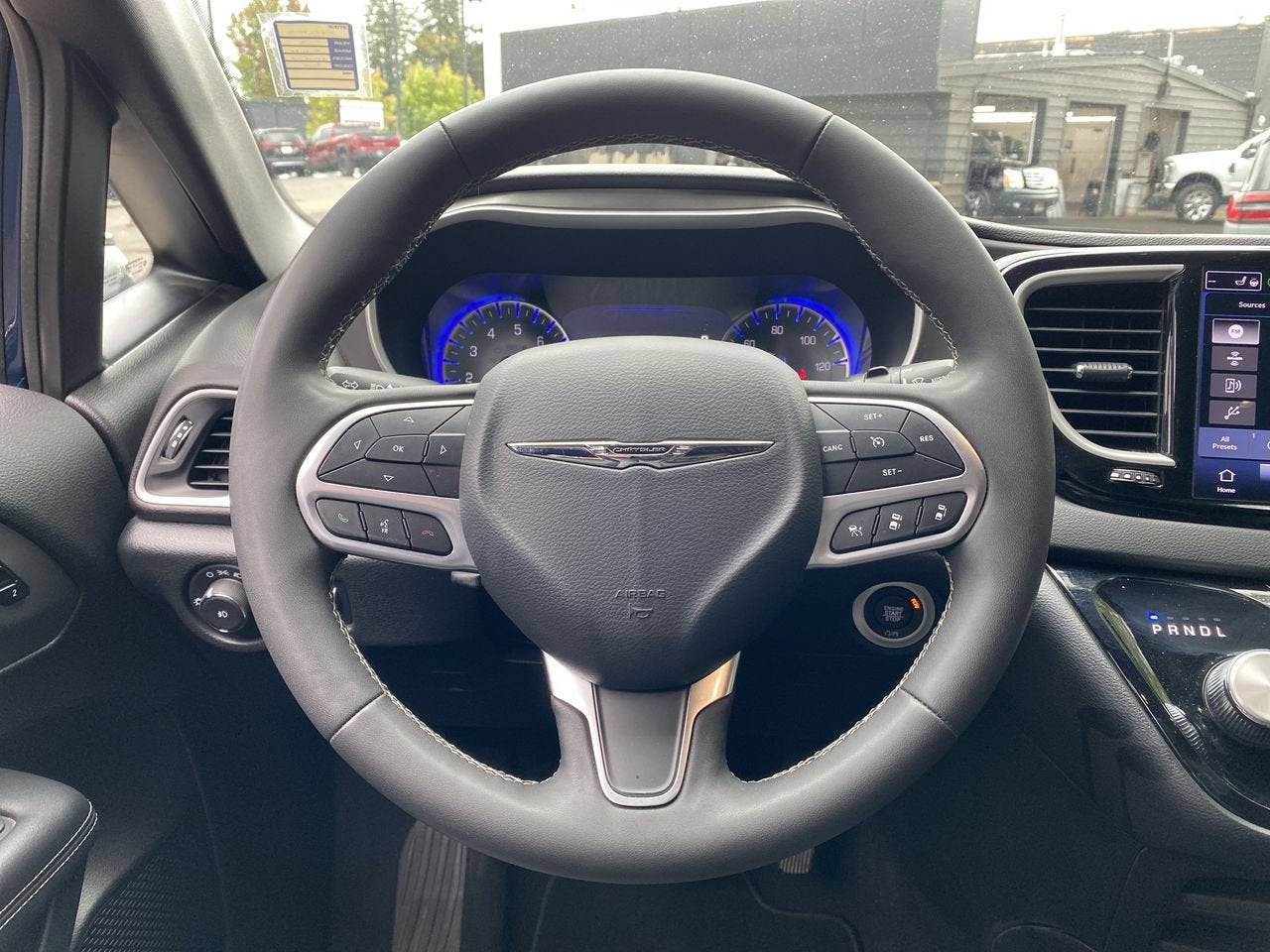 2025 Chrysler Pacifica Select