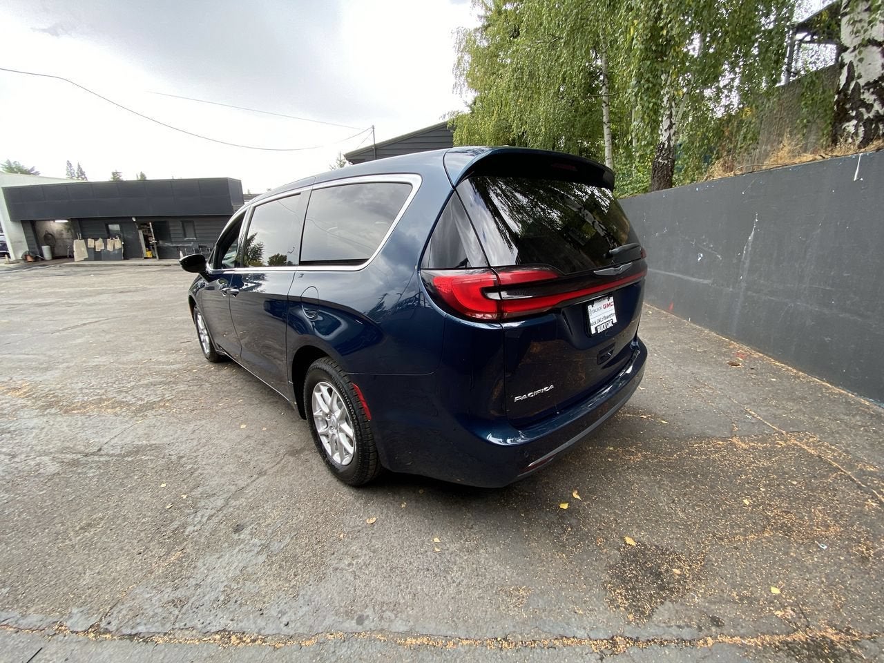 2025 Chrysler Pacifica Select