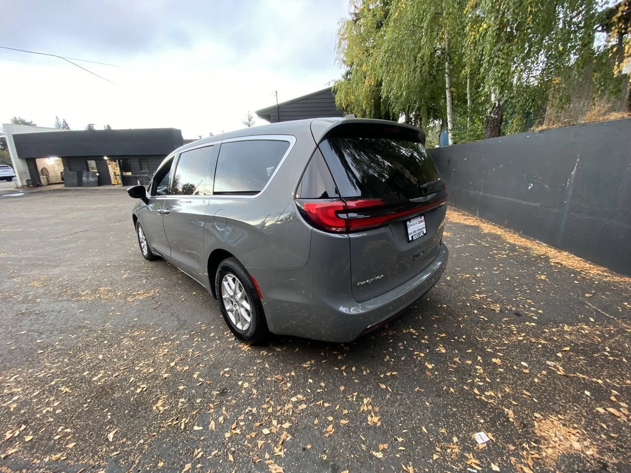 2025 Chrysler Pacifica Select