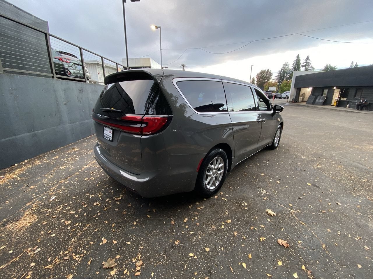 2025 Chrysler Pacifica Select