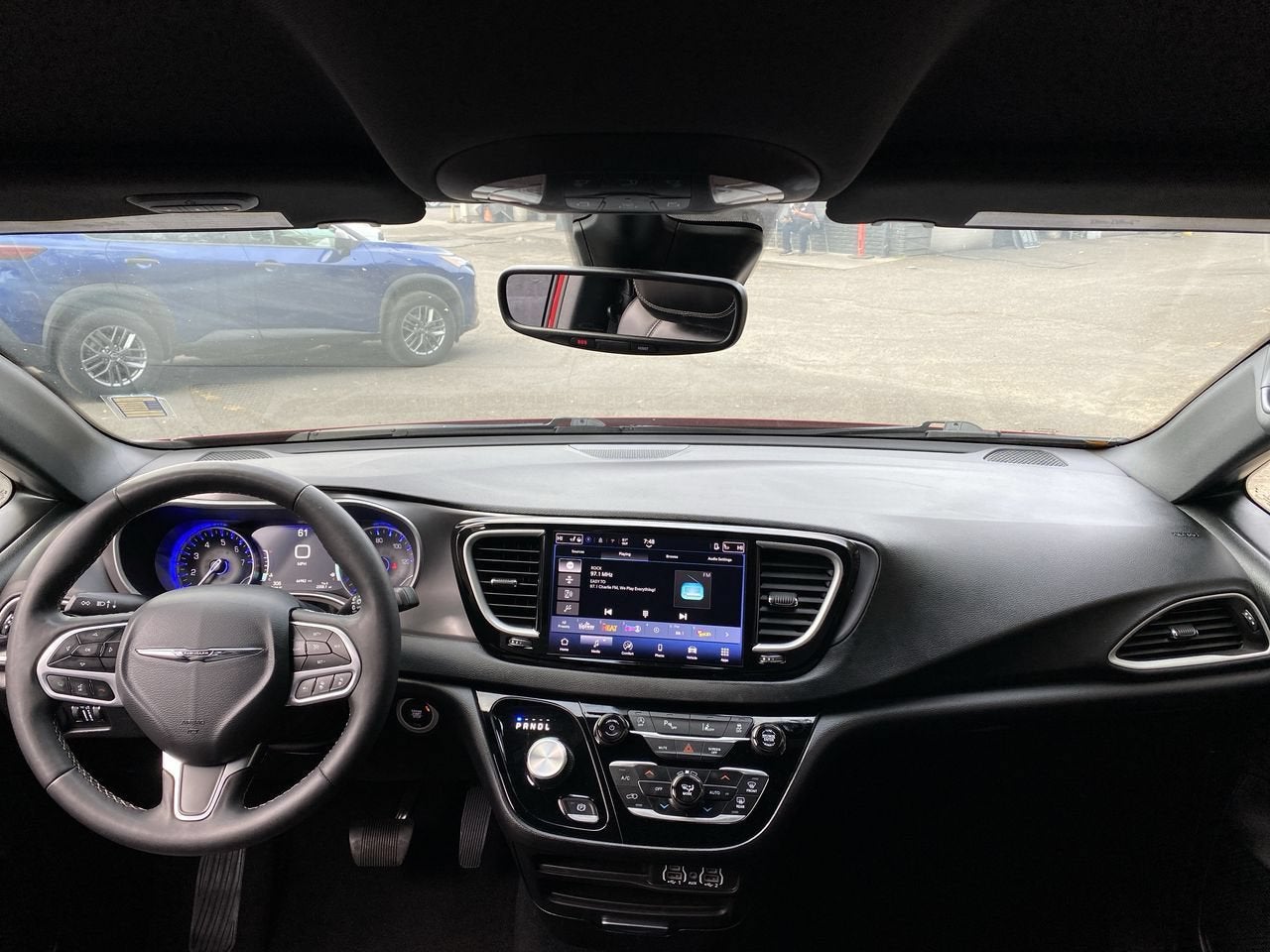 2025 Chrysler Pacifica Select