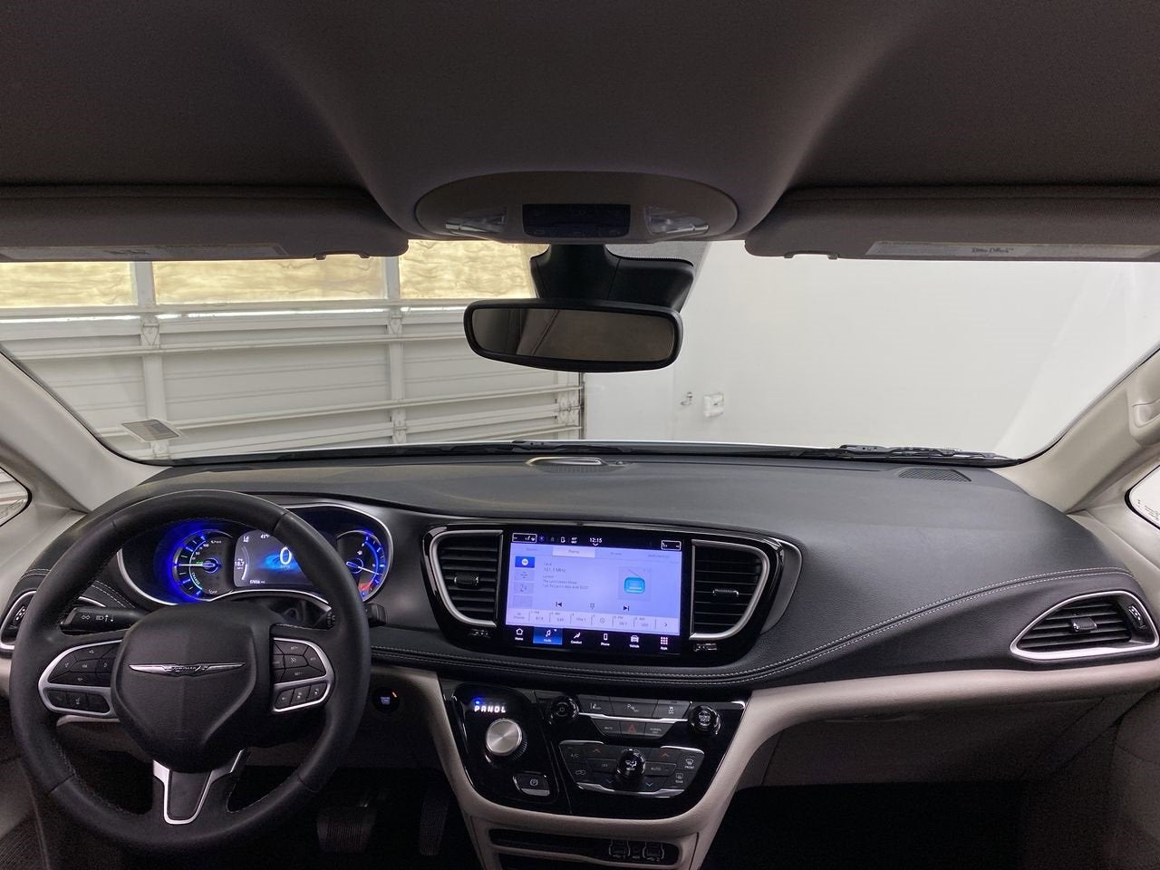 2023 Chrysler Pacifica Hybrid Touring L