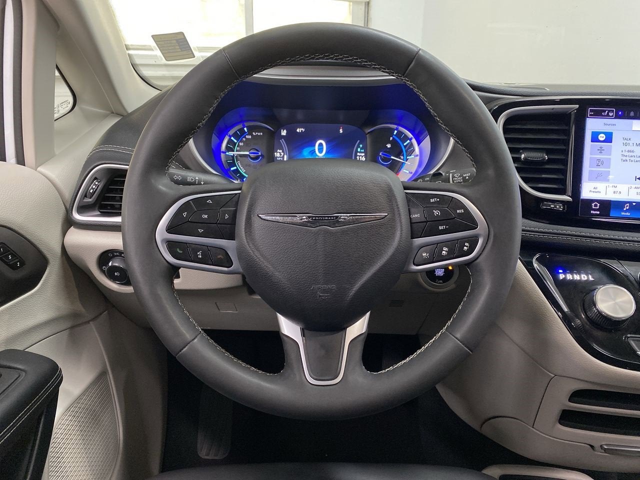 2023 Chrysler Pacifica Hybrid Touring L