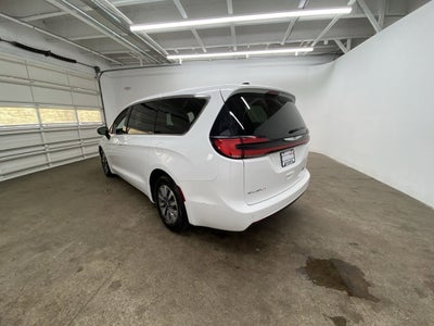 2023 Chrysler Pacifica Hybrid Touring L