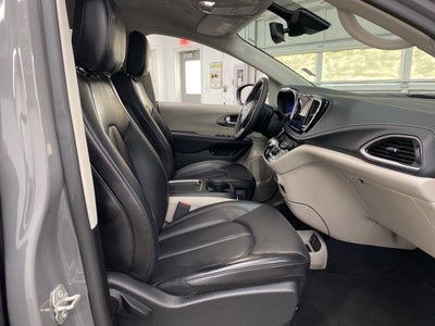 2023 Chrysler Pacifica Hybrid Touring L