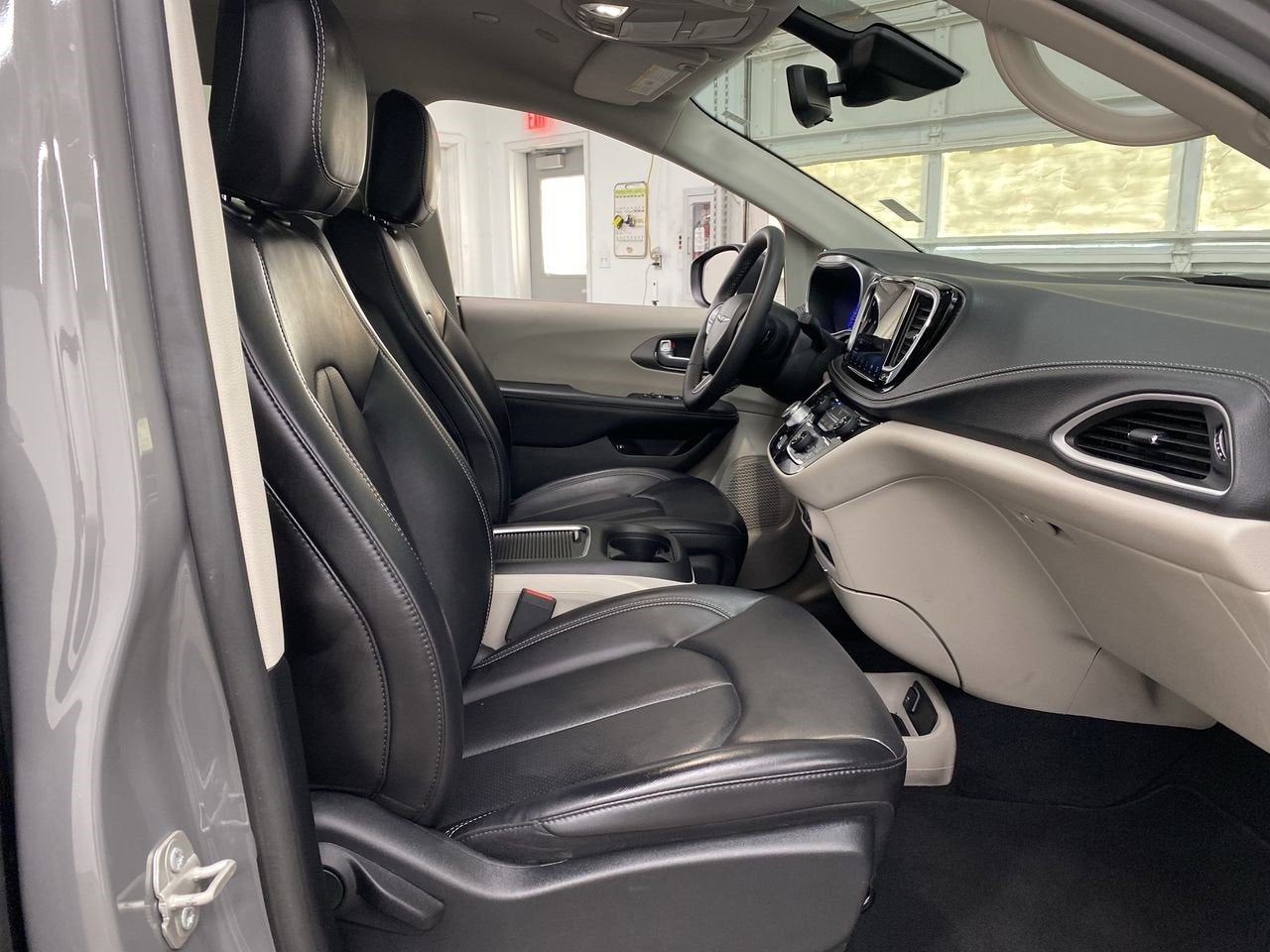2023 Chrysler Pacifica Hybrid Touring L