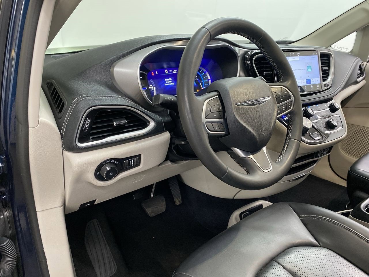 2023 Chrysler Pacifica Hybrid Touring L