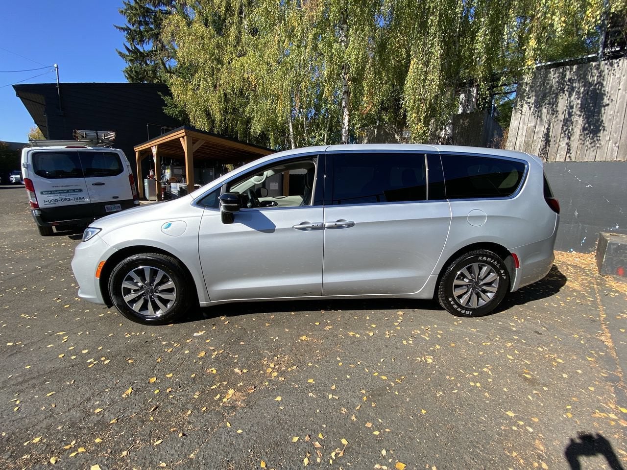 2024 Chrysler Pacifica Hybrid Select