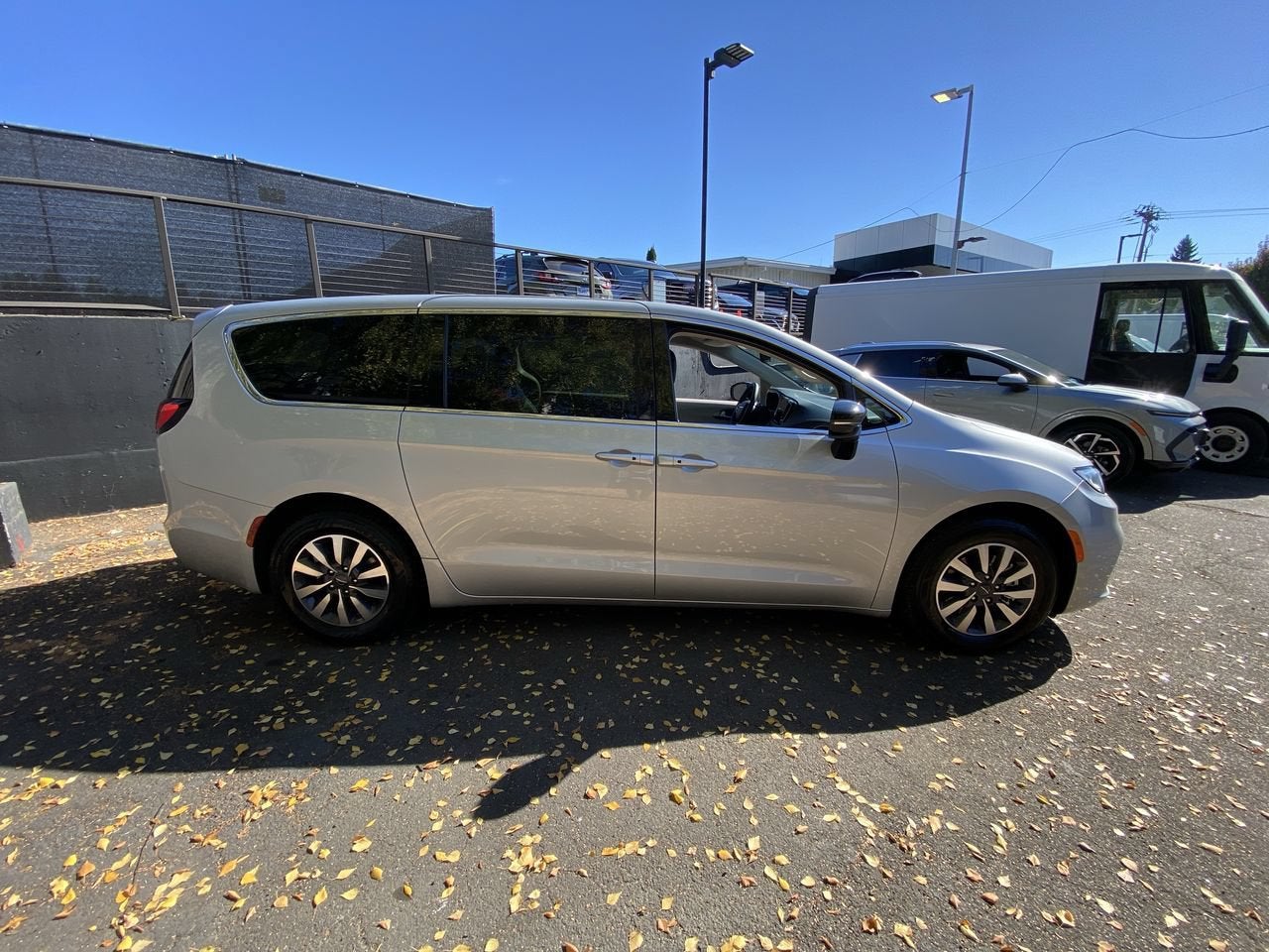 2024 Chrysler Pacifica Hybrid Select