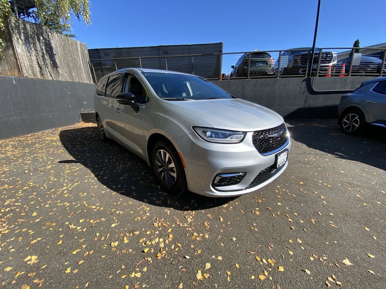 2024 Chrysler Pacifica Hybrid Select