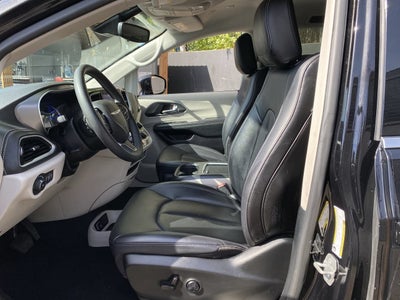 2024 Chrysler Pacifica Hybrid Select
