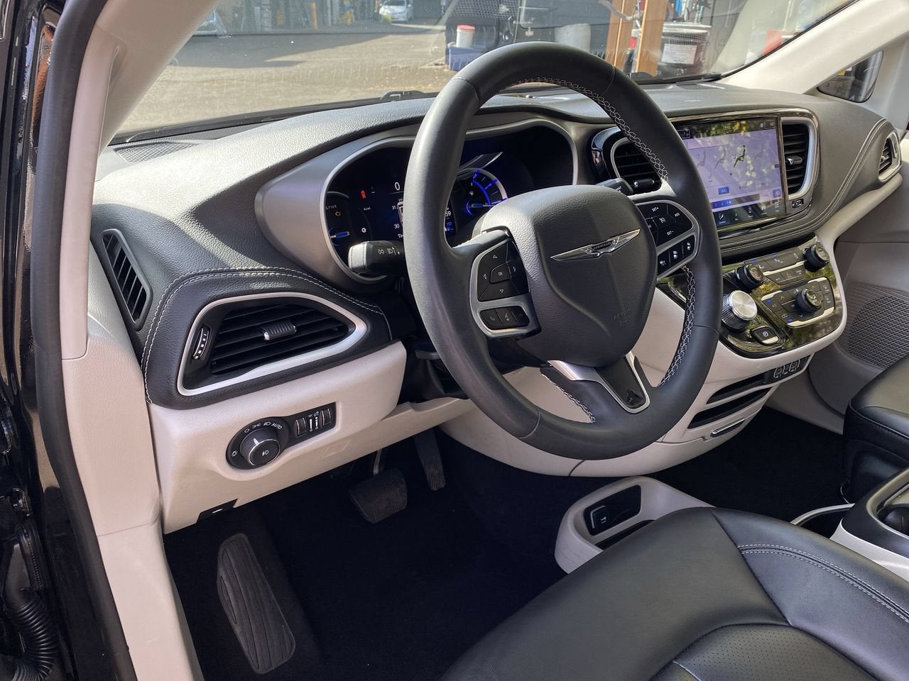 2024 Chrysler Pacifica Hybrid Select