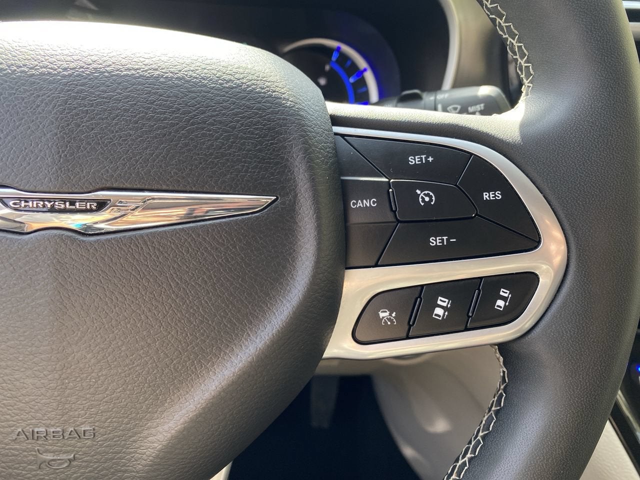 2024 Chrysler Pacifica Hybrid Select