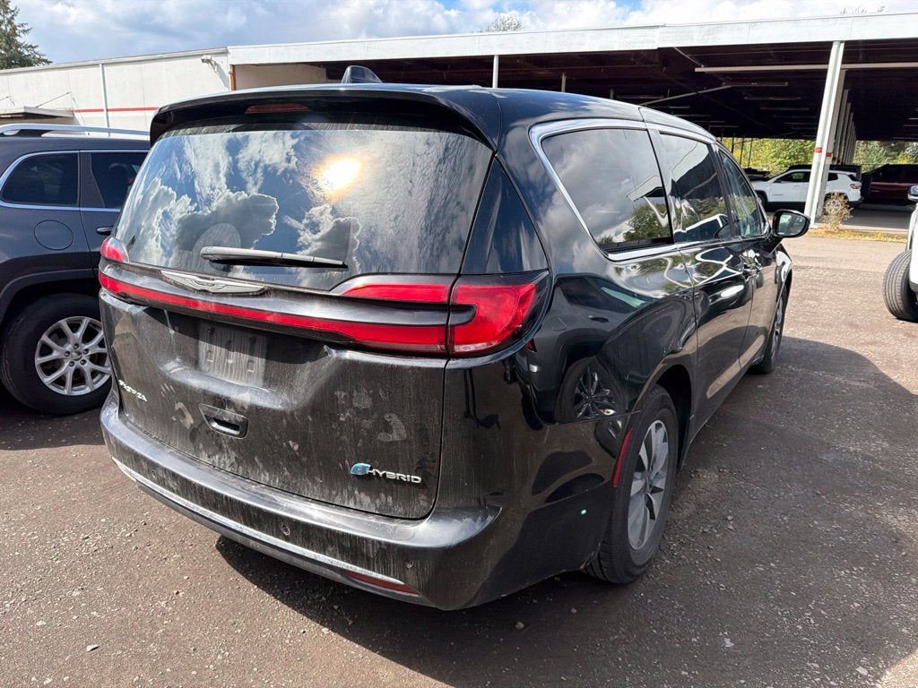 2024 Chrysler Pacifica Hybrid Select