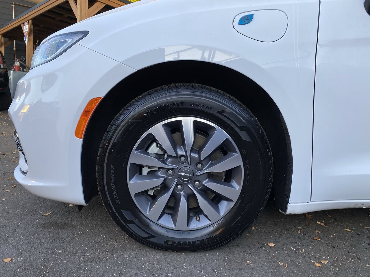 2024 Chrysler Pacifica Hybrid Select