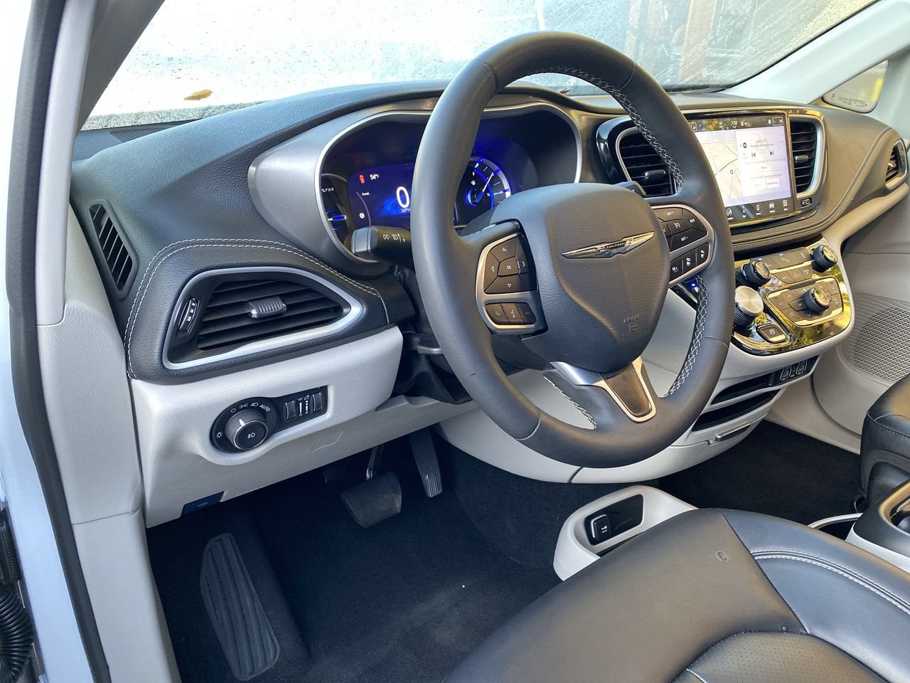 2024 Chrysler Pacifica Hybrid Select