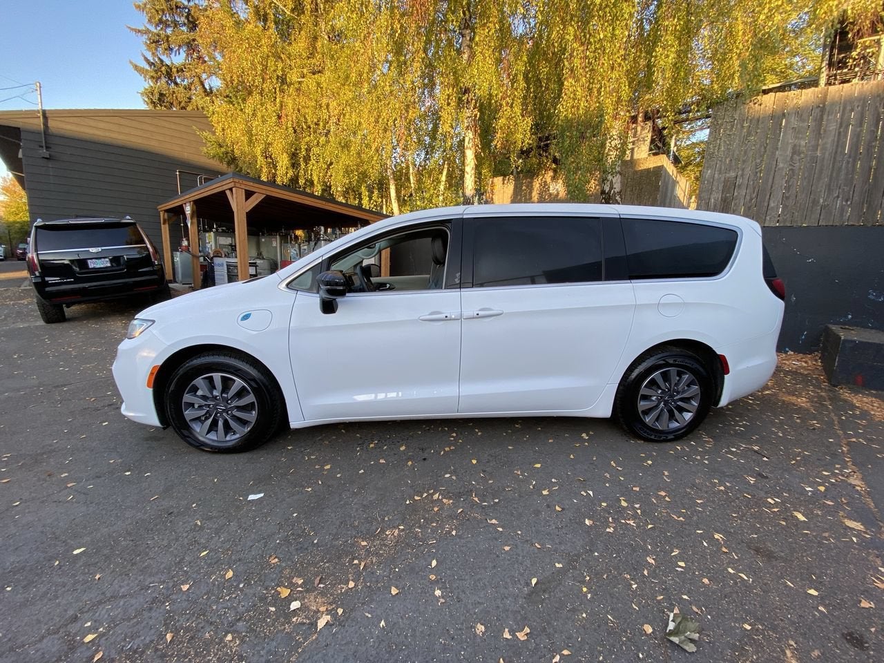 2024 Chrysler Pacifica Hybrid Select