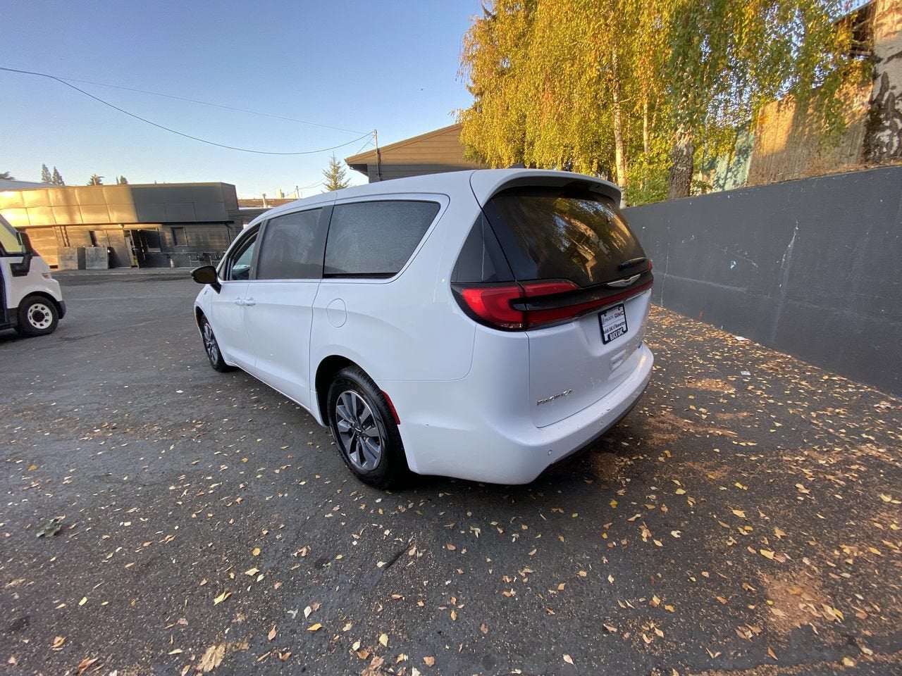 2024 Chrysler Pacifica Hybrid Select