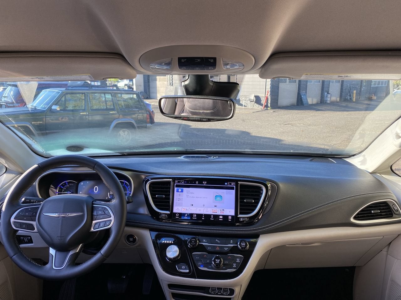 2024 Chrysler Pacifica Hybrid Select