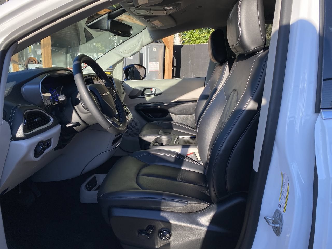 2024 Chrysler Pacifica Hybrid Select